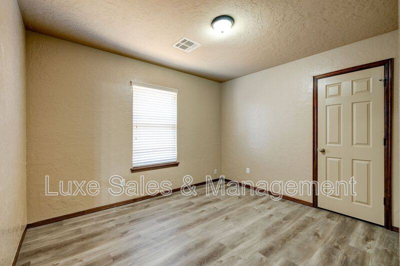 House for rent at 3517 Galatian Way, Yukon, OK 73099