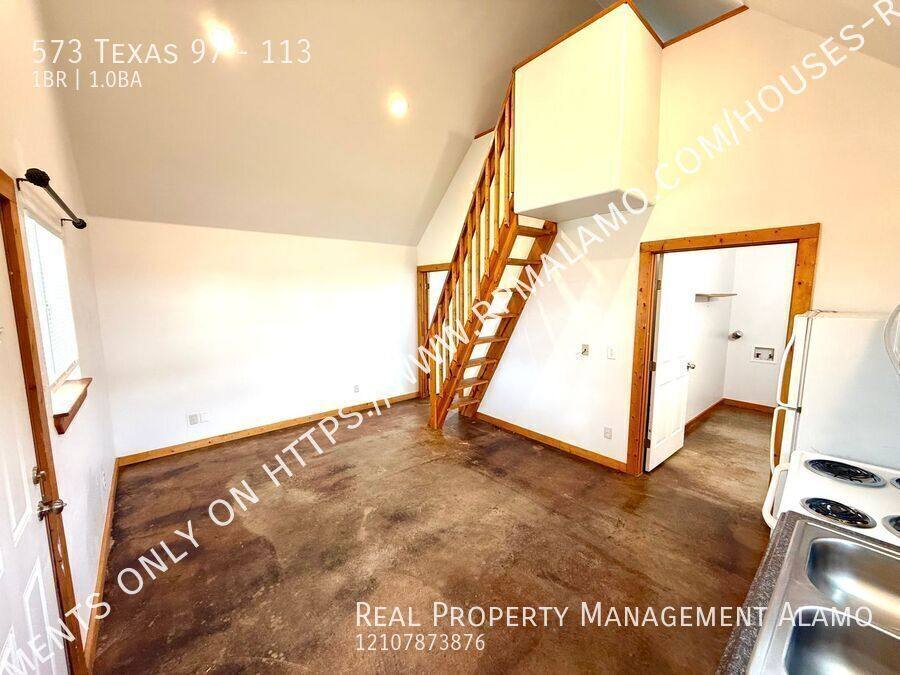 Apartment for rent at 573 Texas 97 #114, Floresville, TX 78114