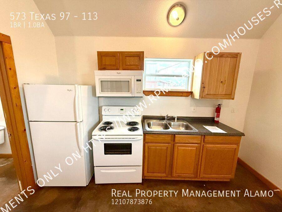 Apartment for rent at 573 Texas 97 #114, Floresville, TX 78114