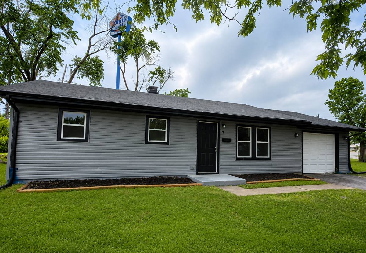 House for rent at 7 Lazarcheff Dr, East St. Louis, IL 62206