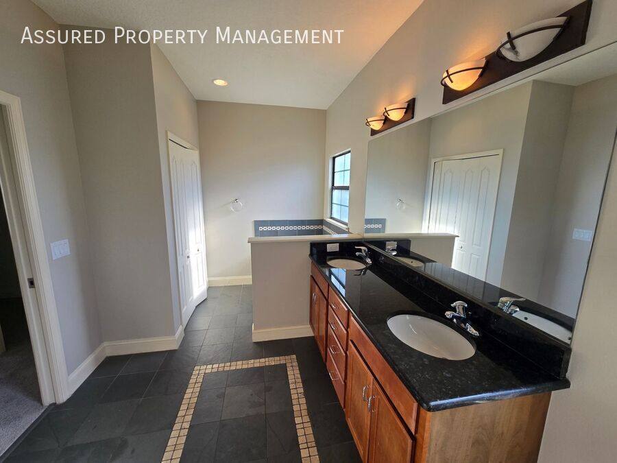Townhouse for rent at 112 E Esther St, Orlando, FL 32806