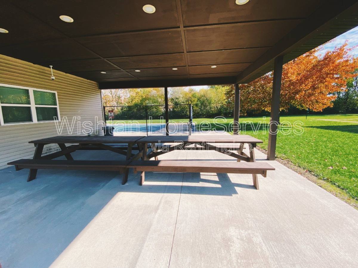 Apartment for rent at 218 Charleston Blvd #1, Macomb, IL 61455