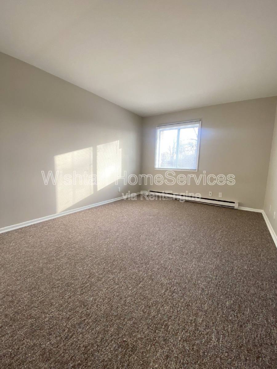 Apartment for rent at 219 Charleston Blvd #1, Macomb, IL 61455