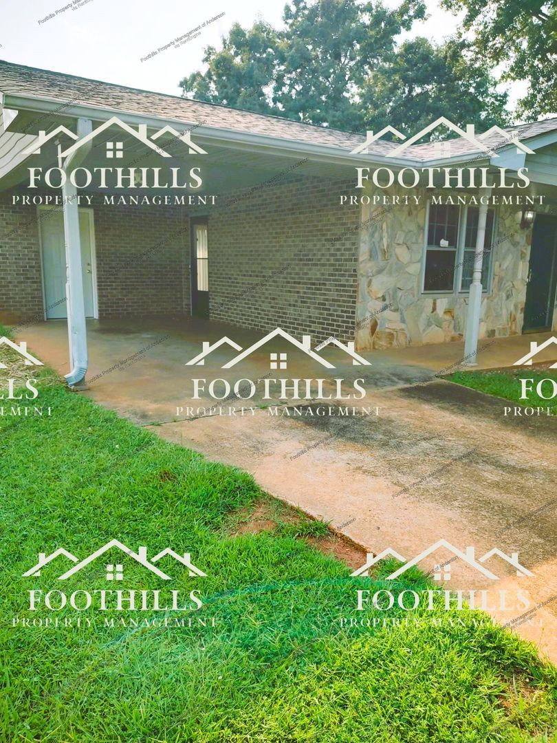 House for rent at 104 Wishire Dr, Anderson, SC 29621