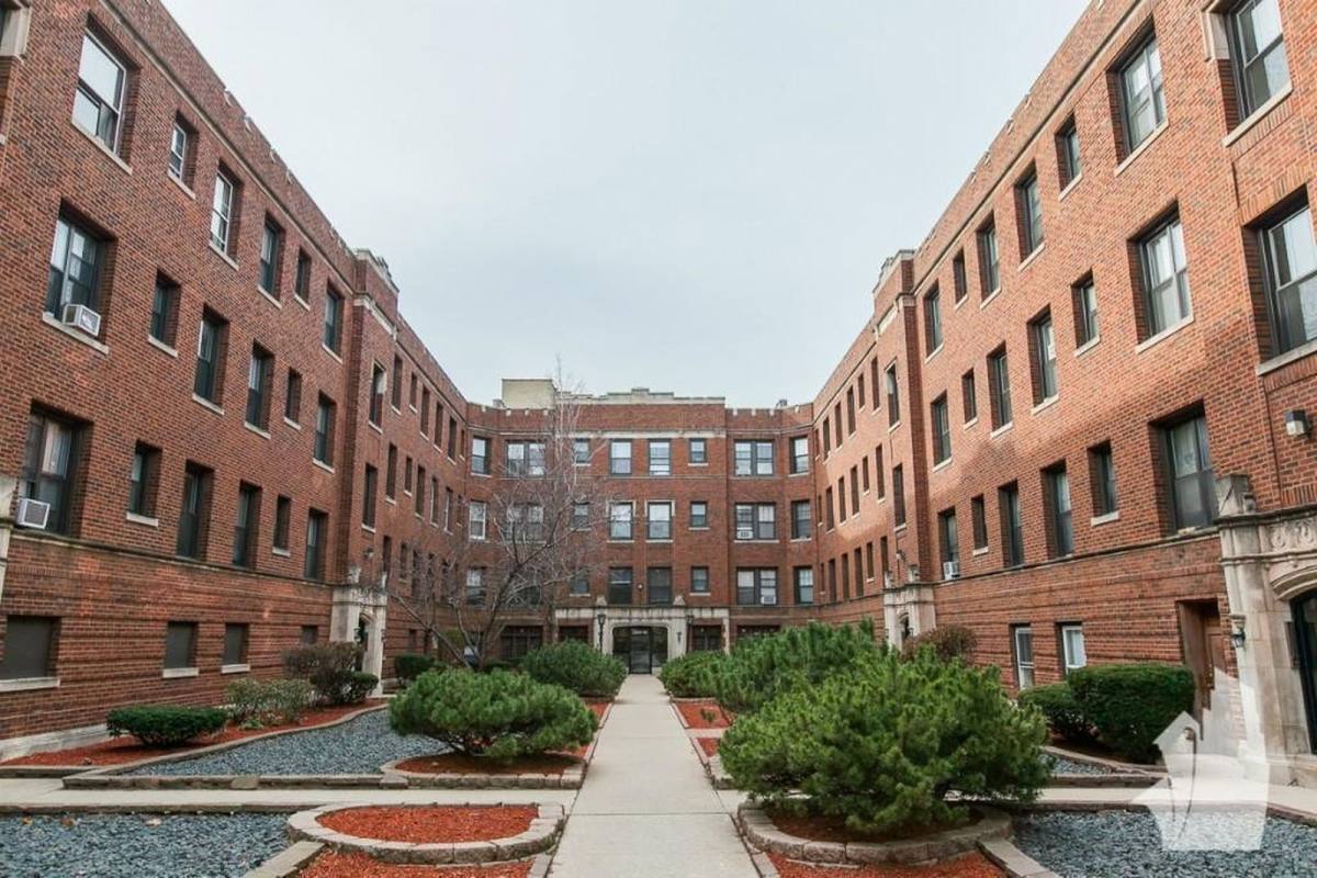 2900 N Mildred Ave #Y2, Chicago, IL 60657
