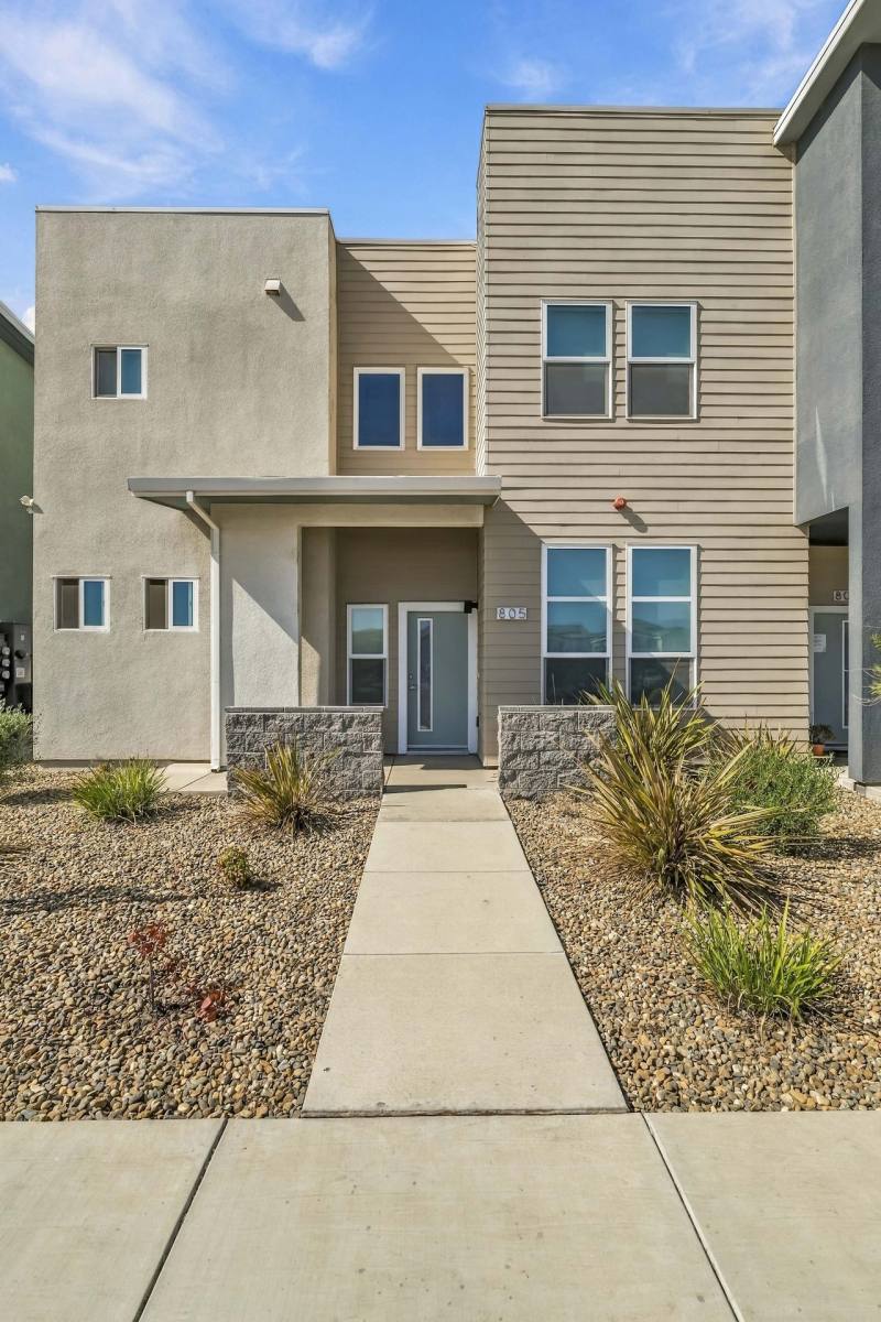 Apartment for rent at 805 Ashwood Lane, Patterson, CA 95363