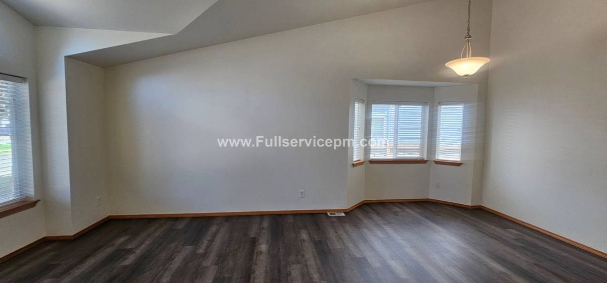 House for rent at 22607 SE 287th Place, Maple Valley, WA 98038