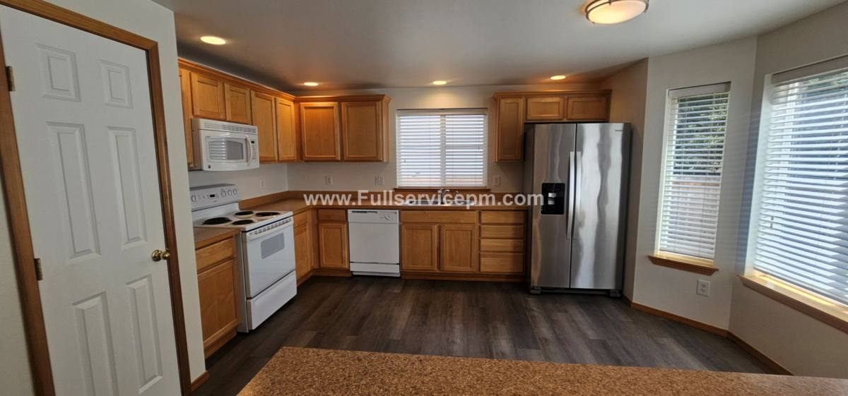 House for rent at 22607 SE 287th Place, Maple Valley, WA 98038