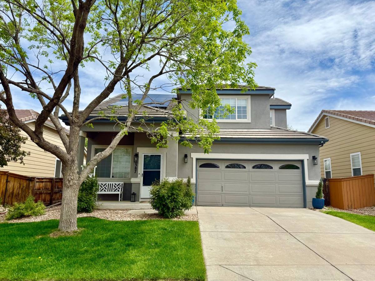 House for rent at 387 Ivory Circle, Aurora, CO 80011