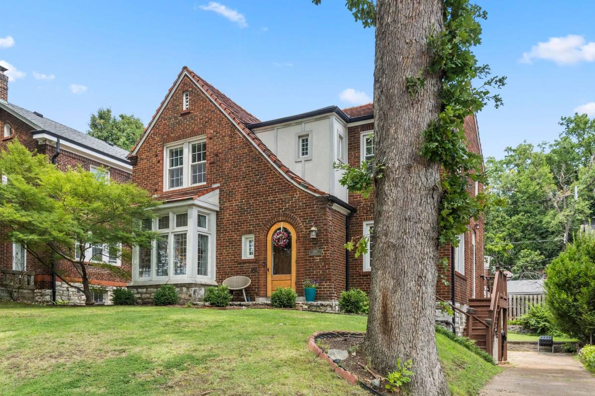 House for rent at 7487 Kingsbury Blvd, University City, MO 63130
