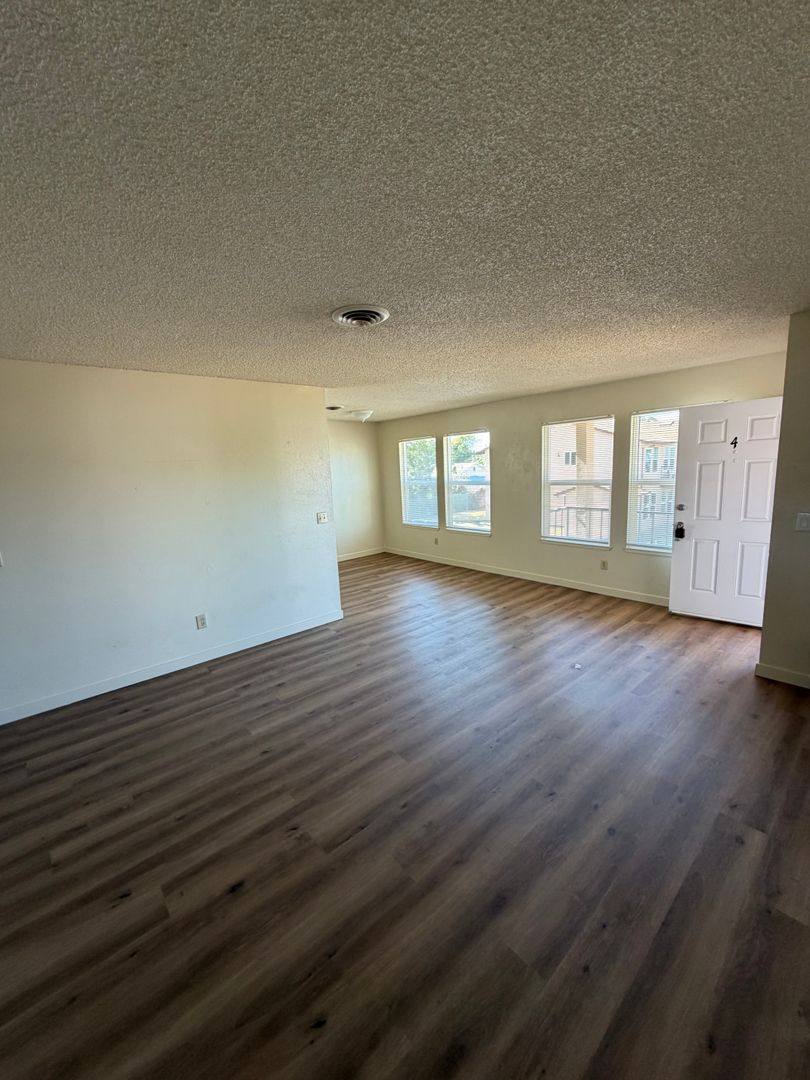Apartment for rent at 350 Alemar Way, Yuba City, CA 95991