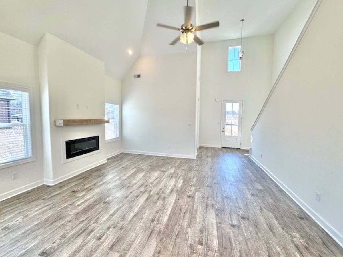 Apartment for rent at 30 Hughetta St N, Oakland, TN 38060