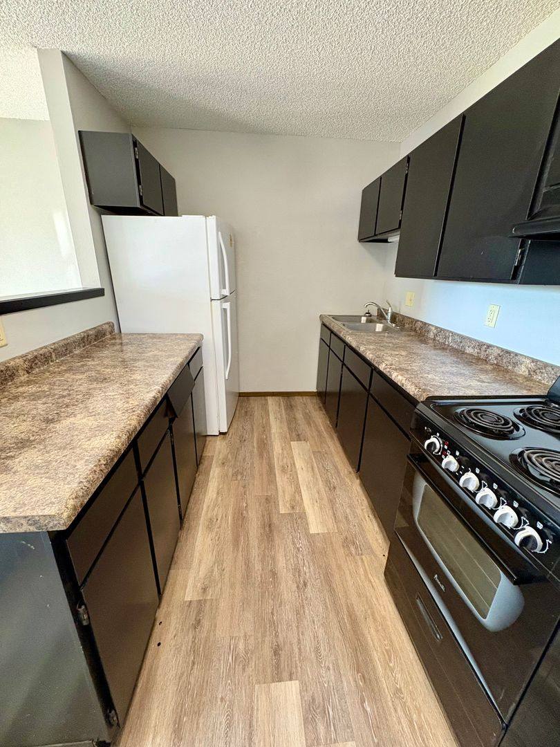 Apartment for rent at 3719 W 9th St, Waterloo, IA 50702