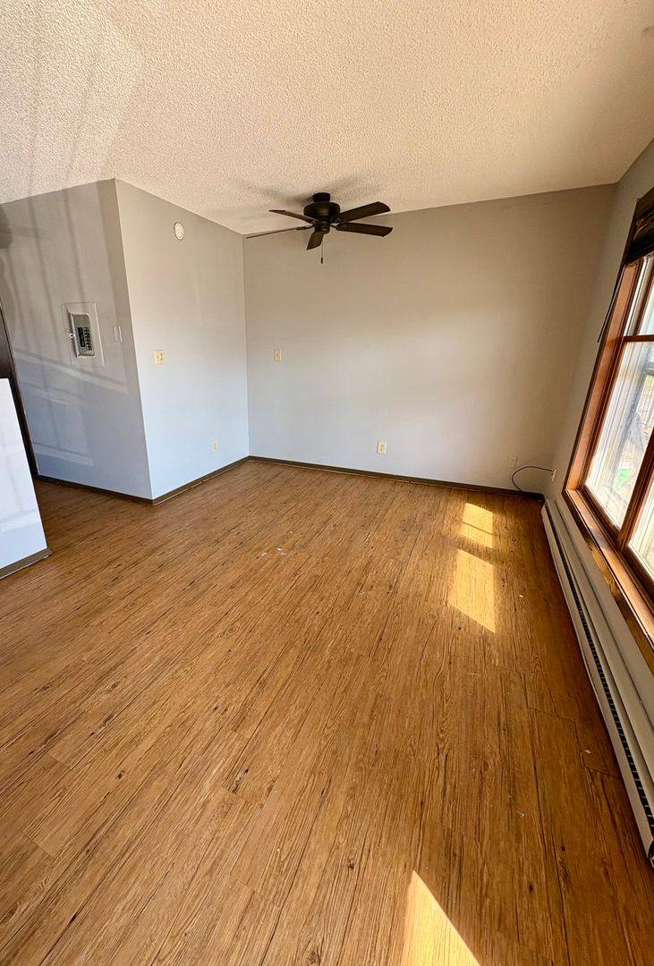 Apartment for rent at 3719 W 9th St, Waterloo, IA 50702