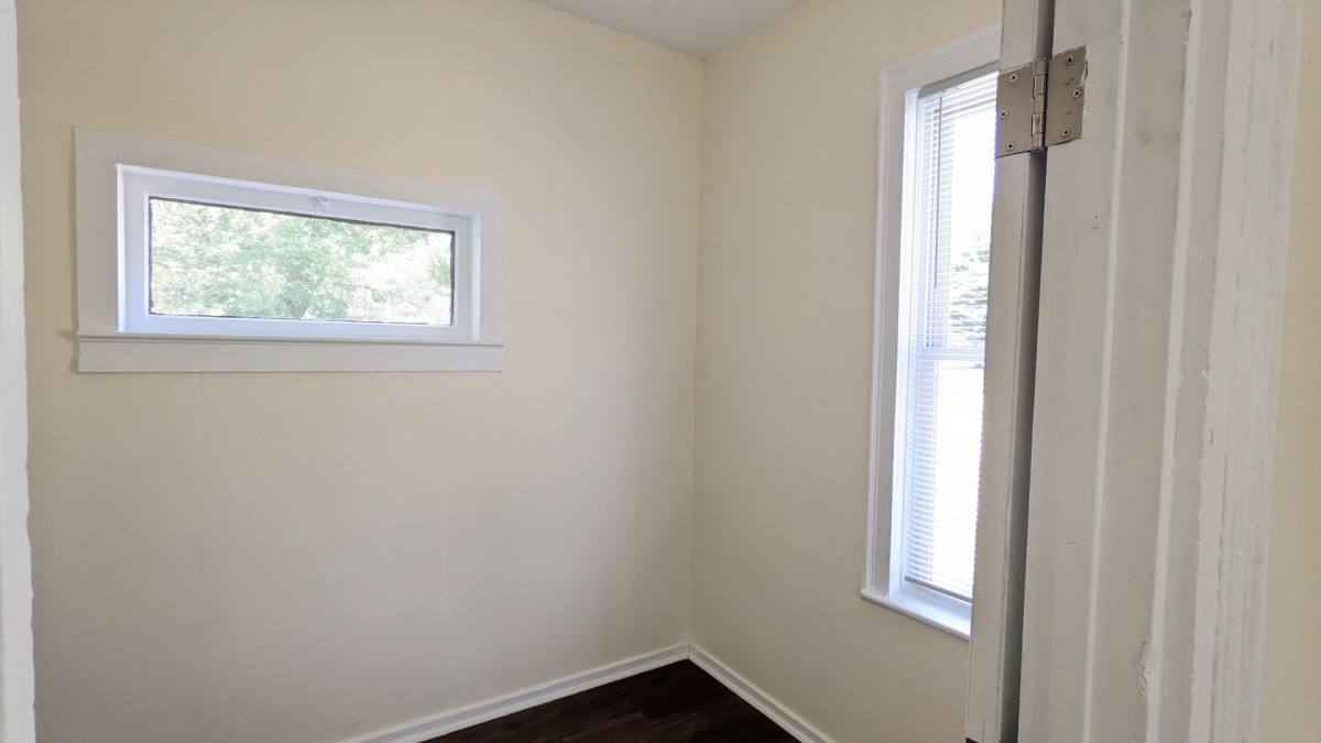 Apartment for rent at 523 W Grand Ave, Muskegon, MI 49441