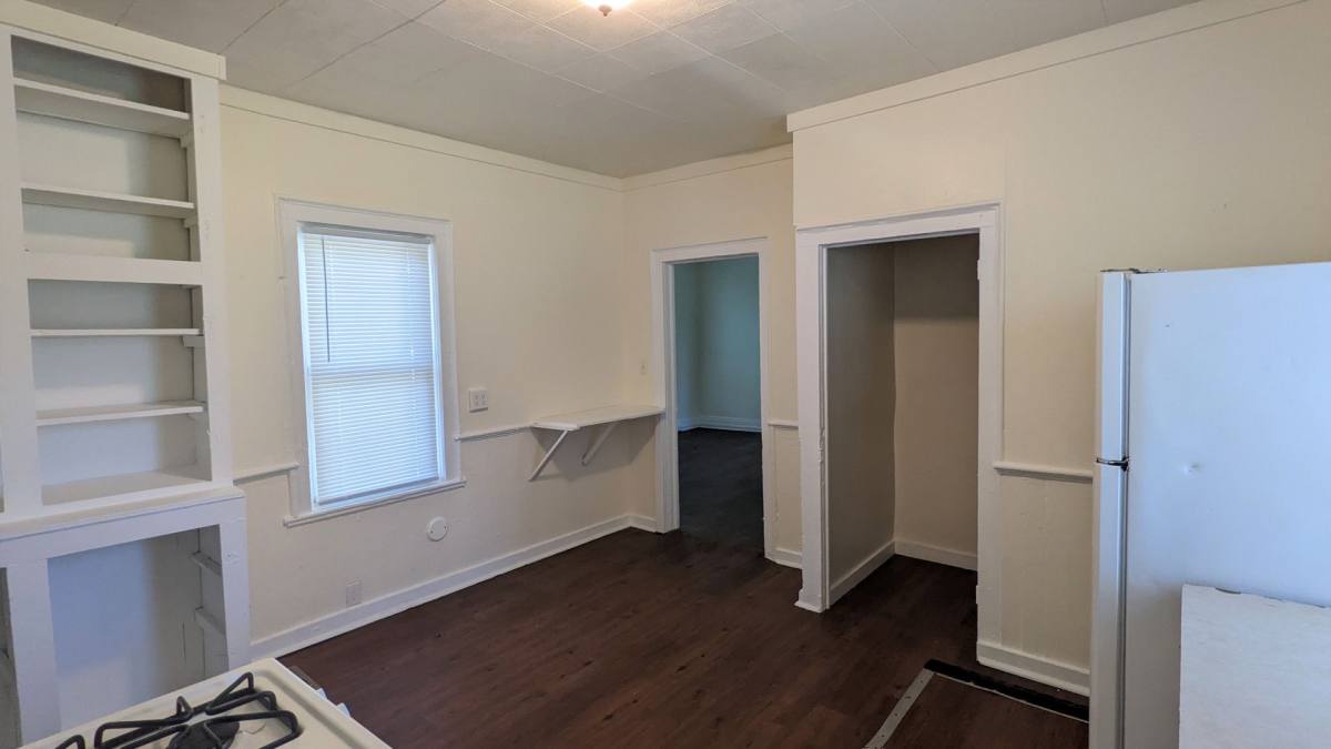 Apartment for rent at 523 W Grand Ave, Muskegon, MI 49441