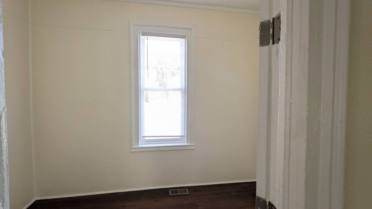 Apartment for rent at 523 W Grand Ave, Muskegon, MI 49441