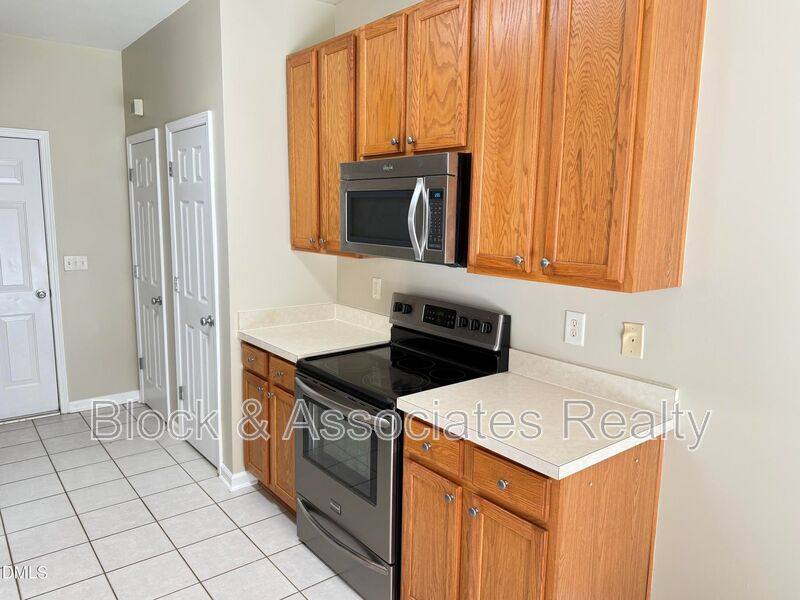 House for rent at 1414 Crimson Creek Dr, Durham, NC 27713