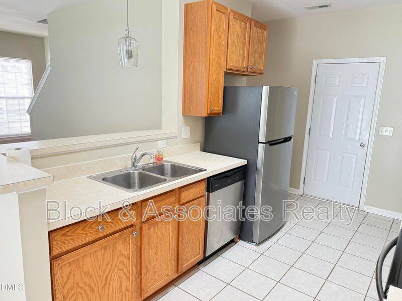 House for rent at 1414 Crimson Creek Dr, Durham, NC 27713