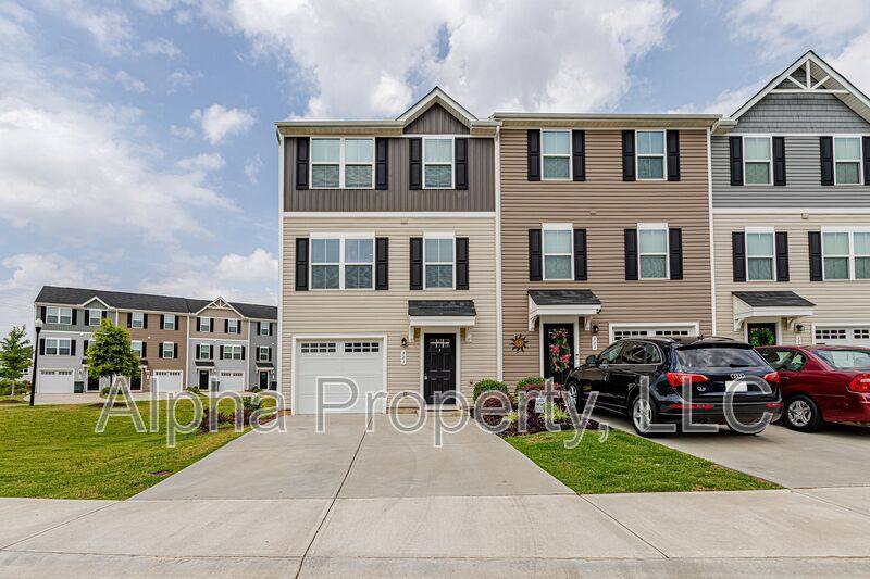 Townhouse for rent at 301 Parkridge Way, Simpsonville, SC 29680