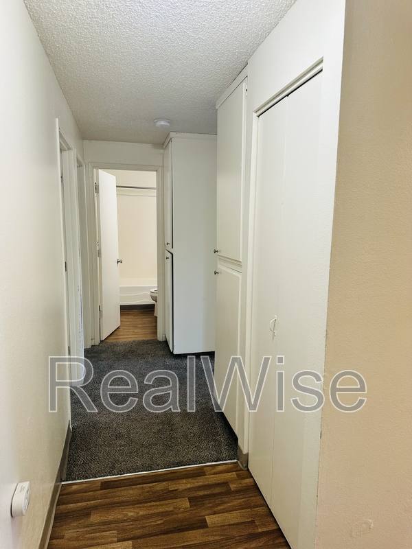 Apartment for rent at 100 Gatch St #20, Woodburn, OR 97071