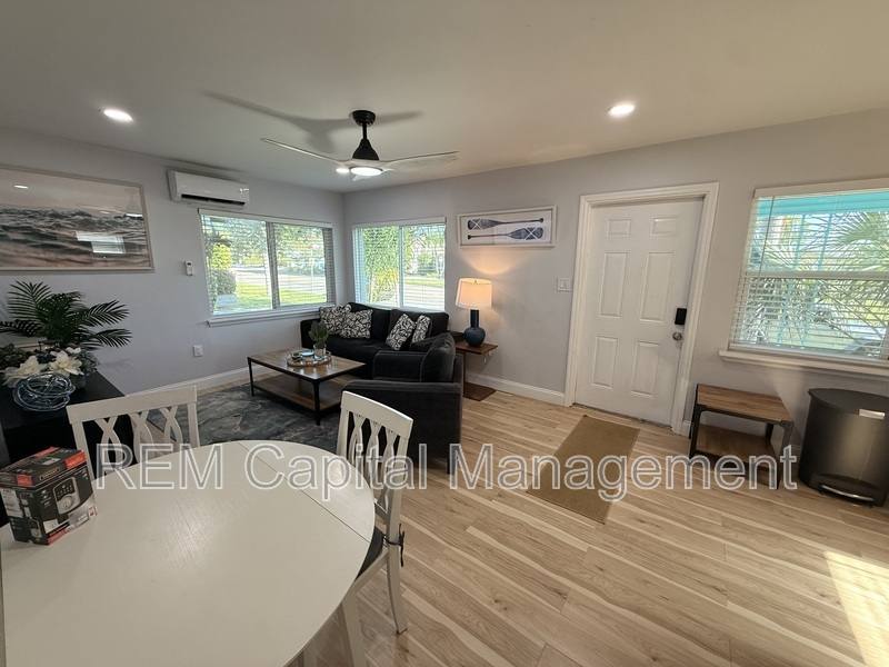 Apartment for rent at 300 30th Ave N #A, Saint Petersburg, FL 33704