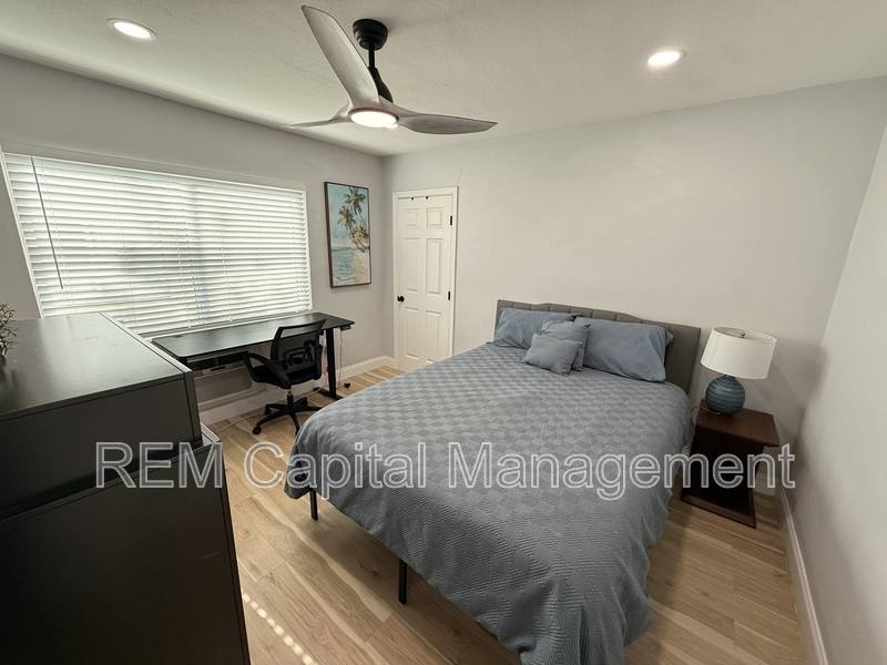 Apartment for rent at 300 30th Ave N #A, Saint Petersburg, FL 33704