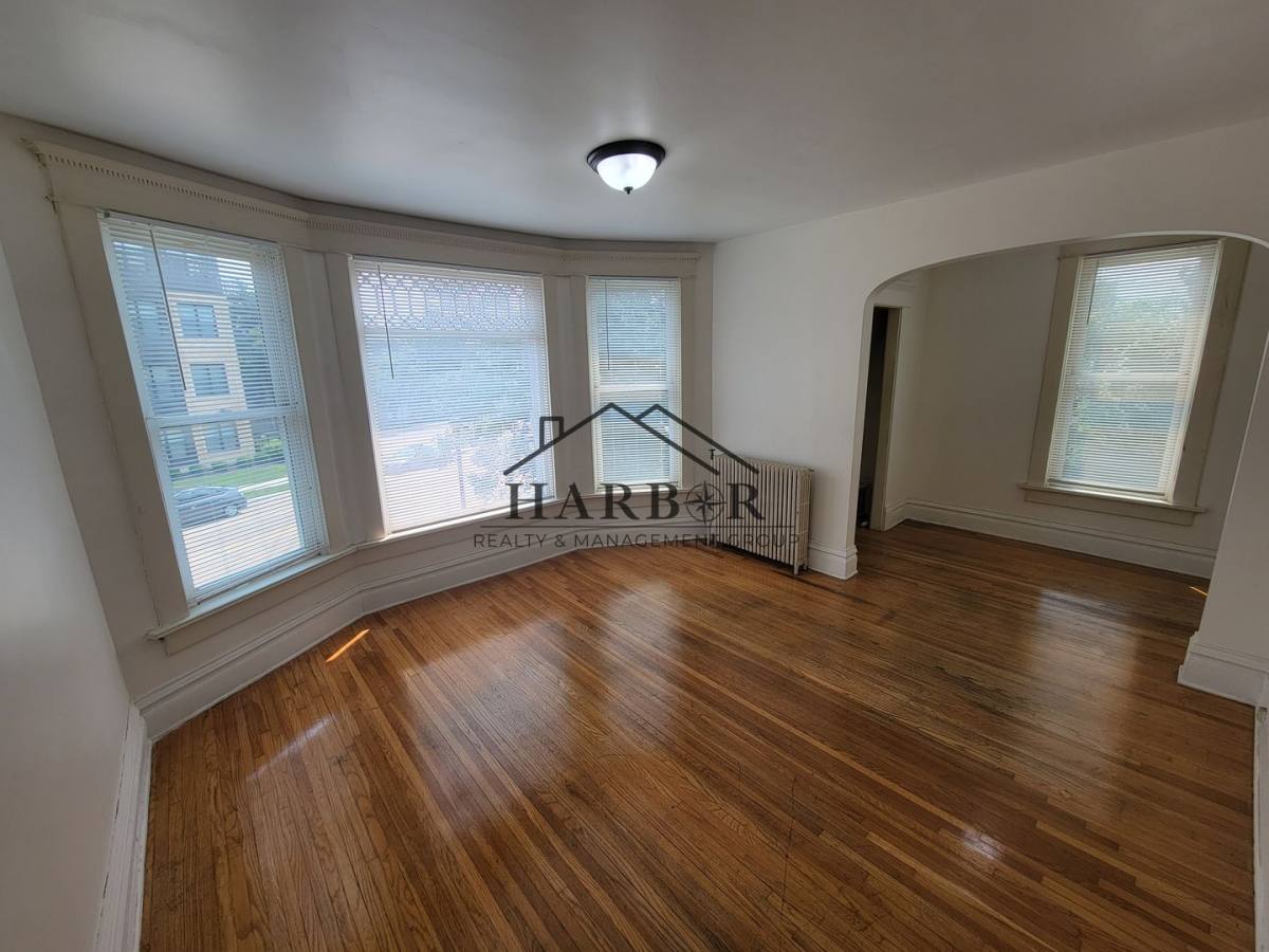 Apartment for rent at 711 1st Dr NW, Austin, MN 55912
