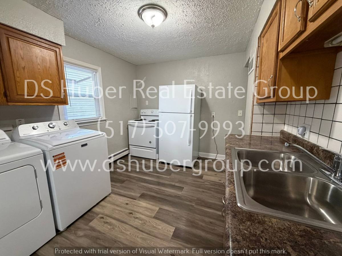 Apartment for rent at 4927 Starr Ave, Lansing, MI 48910