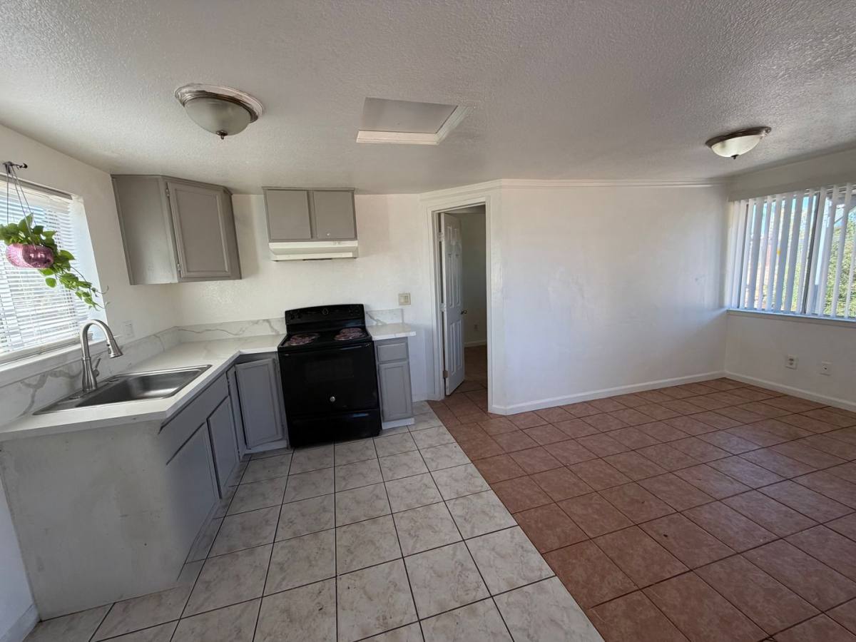 5801 Wallace Ave, Sacramento, CA 95824 - Apartment for Rent - Image 2
