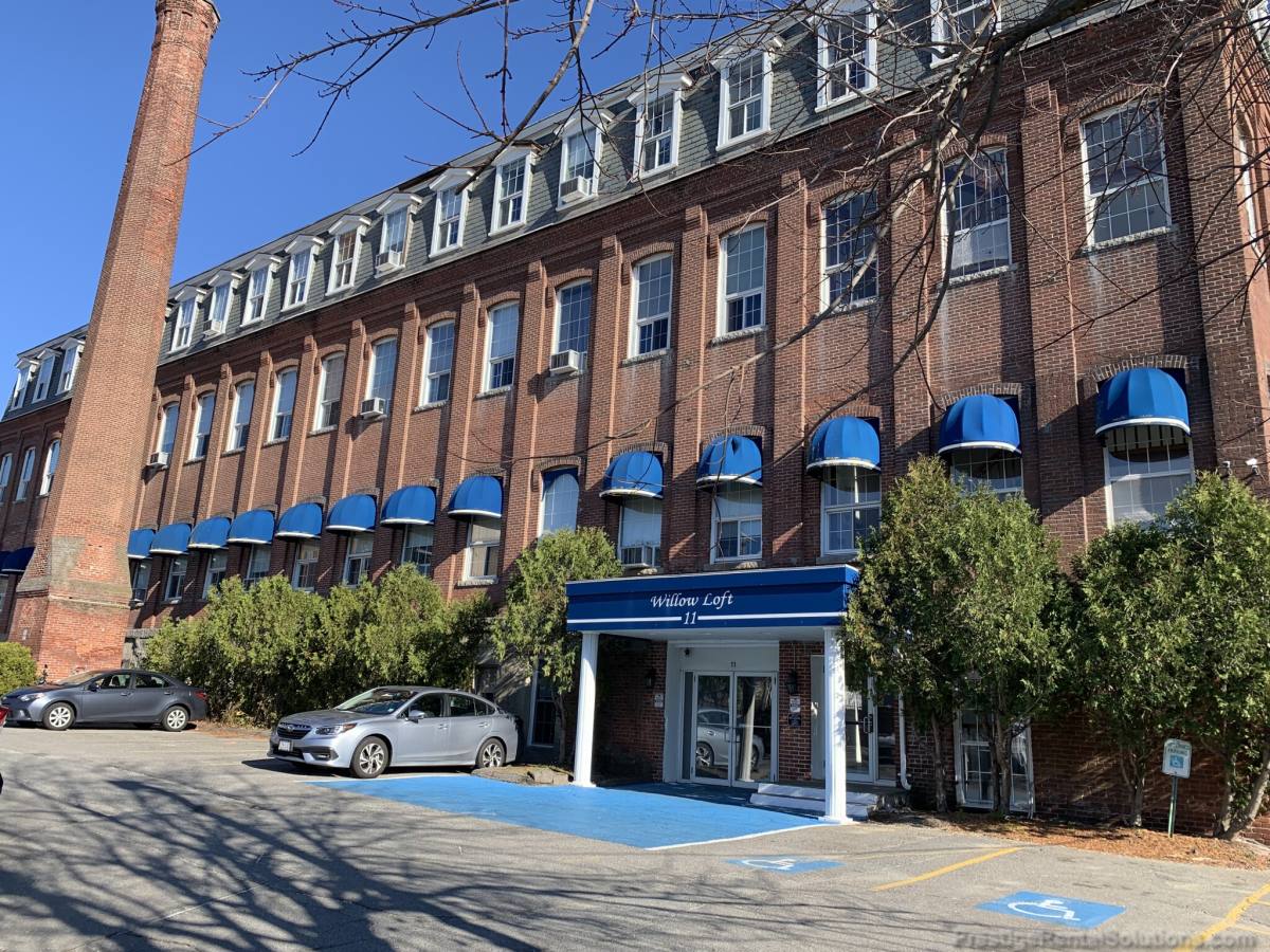 Apartment for rent at 11 Willow St #101, Fitchburg, MA 01420