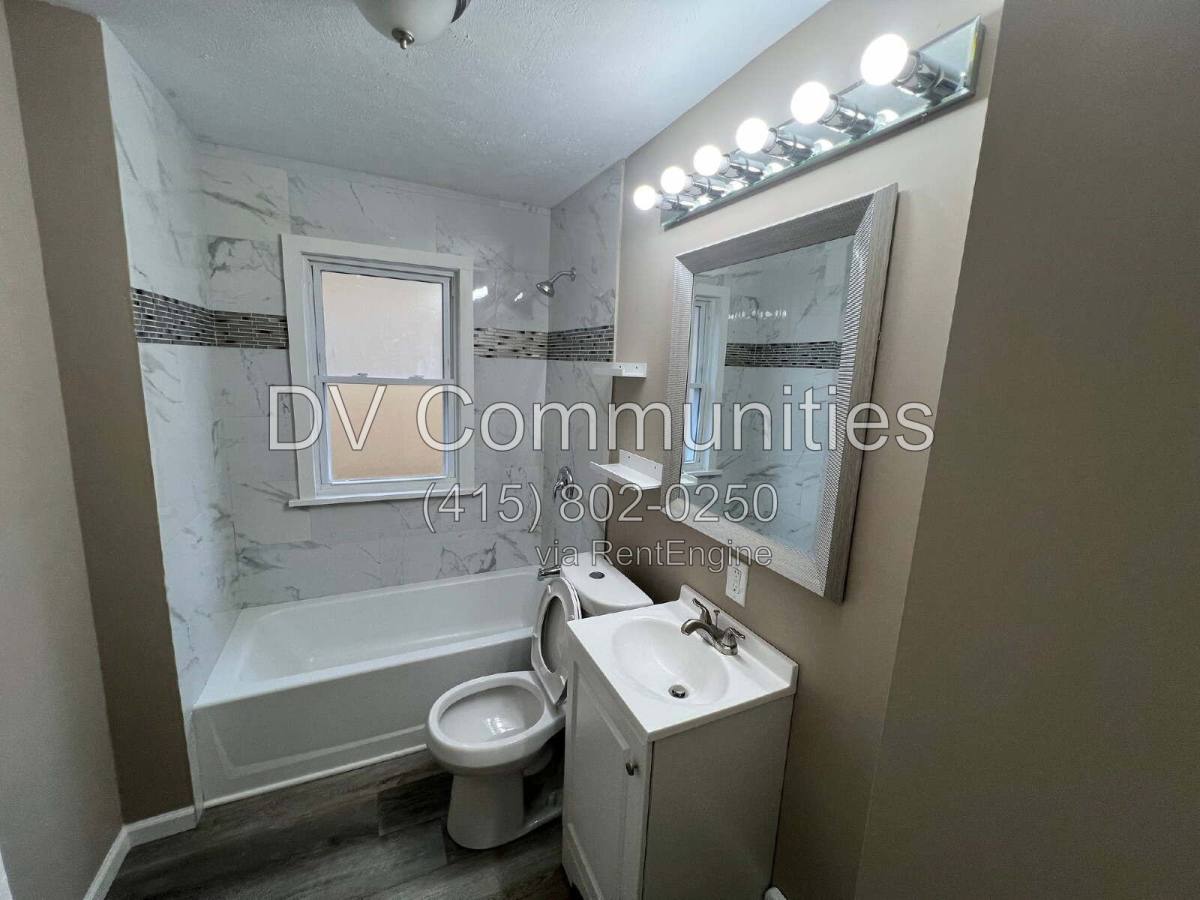 Apartment for rent at 872 Helmsdale Rd #2, Cleveland, OH 44112