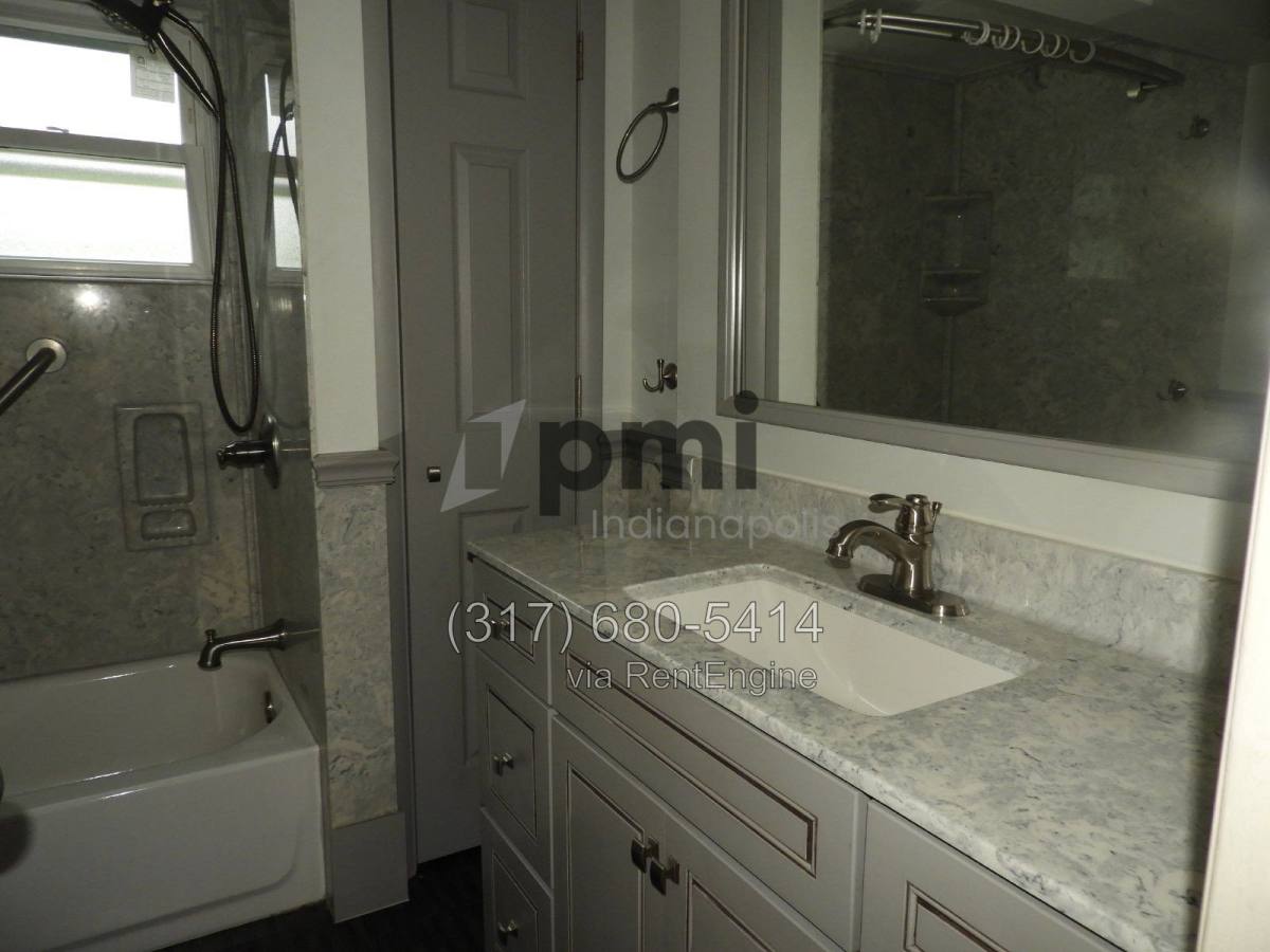 Apartment for rent at 1214 S Washington St #B, Marion, IN 46953