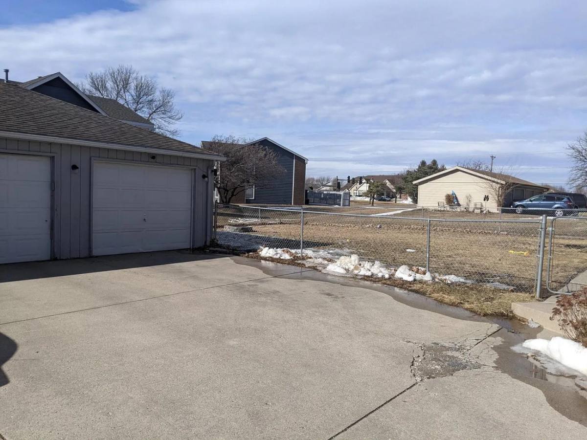 Townhouse for rent at 2307 Prairie View E #2309, Ames, IA 50010