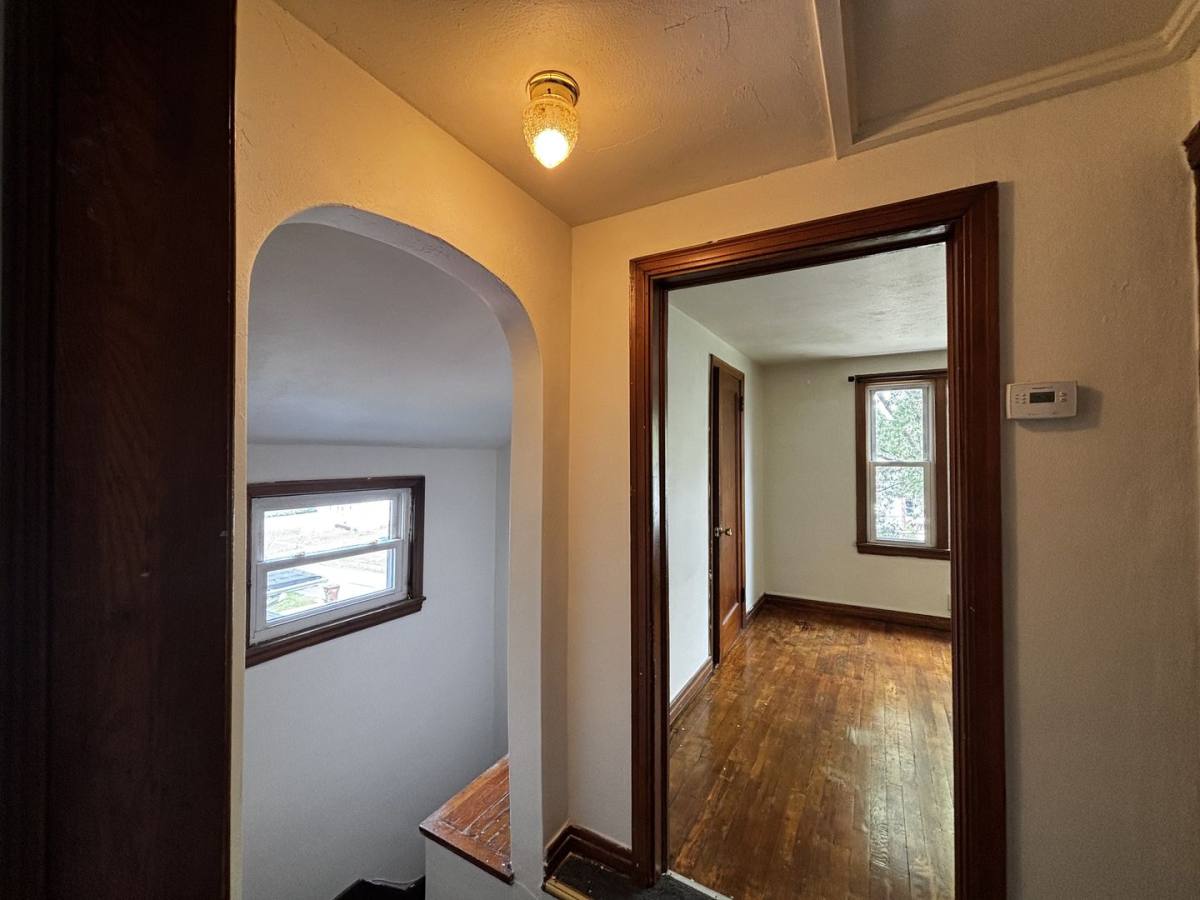 Apartment for rent at 513 N Center St, Grove City, PA 16127