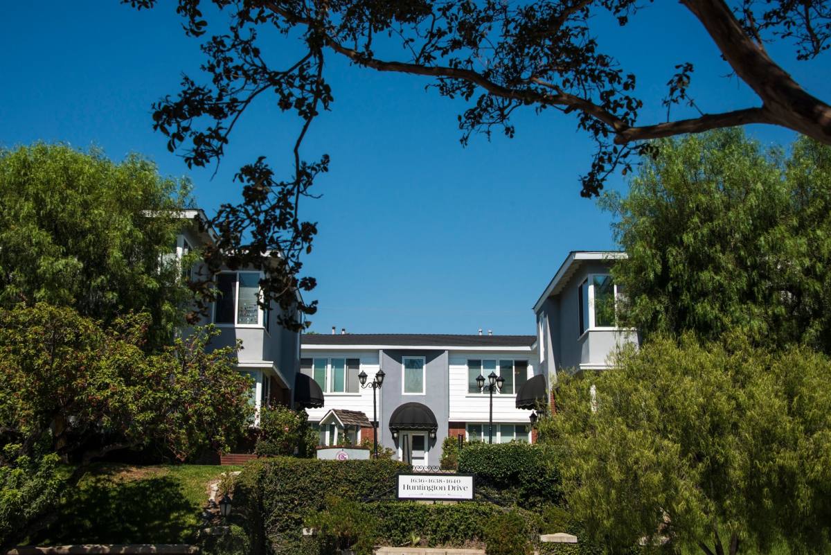Apartment for rent at 1636 - 1640 Huntington Dr, South Pasadena, CA 91030