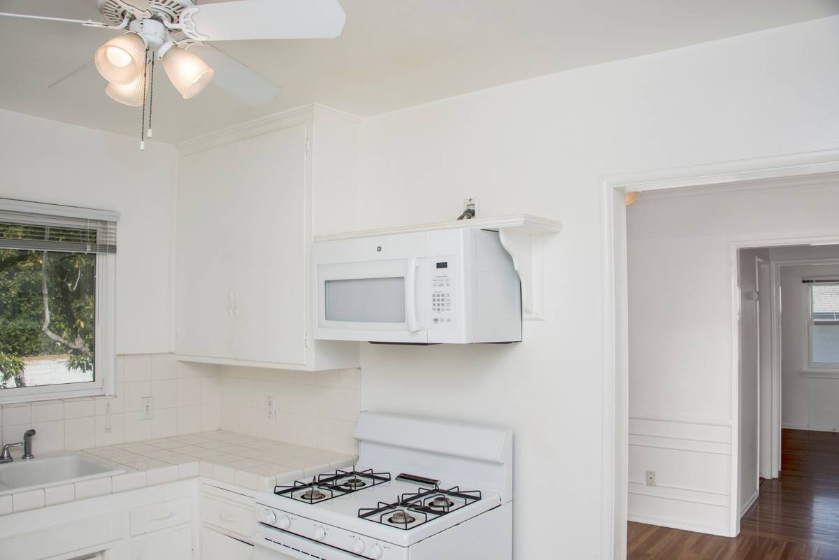 Apartment for rent at 1636 - 1640 Huntington Dr, South Pasadena, CA 91030