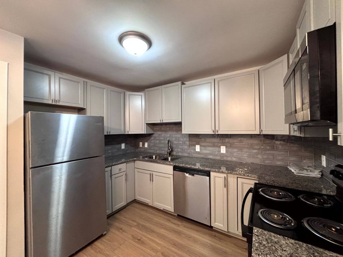 Townhouse for rent at 575 Countrytown Dr, Hope Mills, NC 28348
