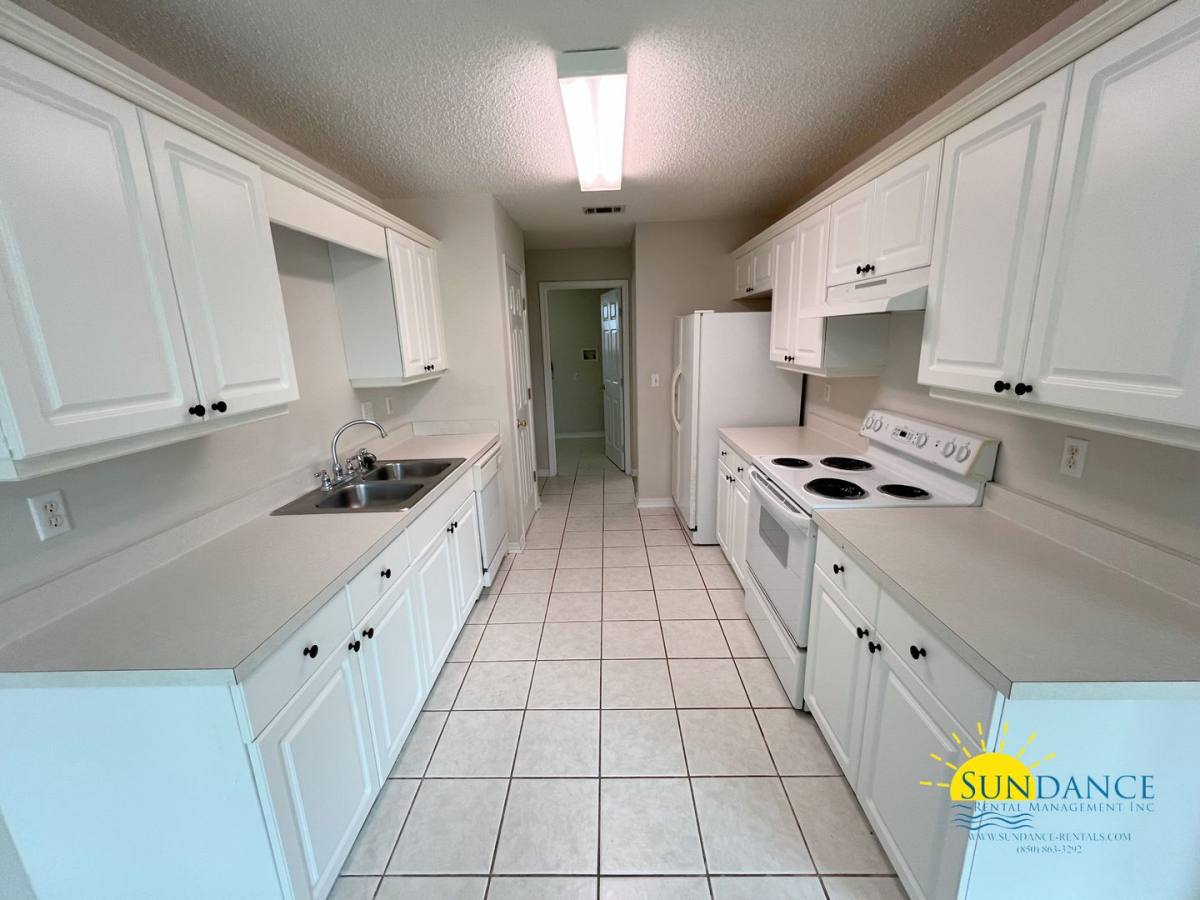House for rent at 223 Westview Dr, Crestview, FL 32536