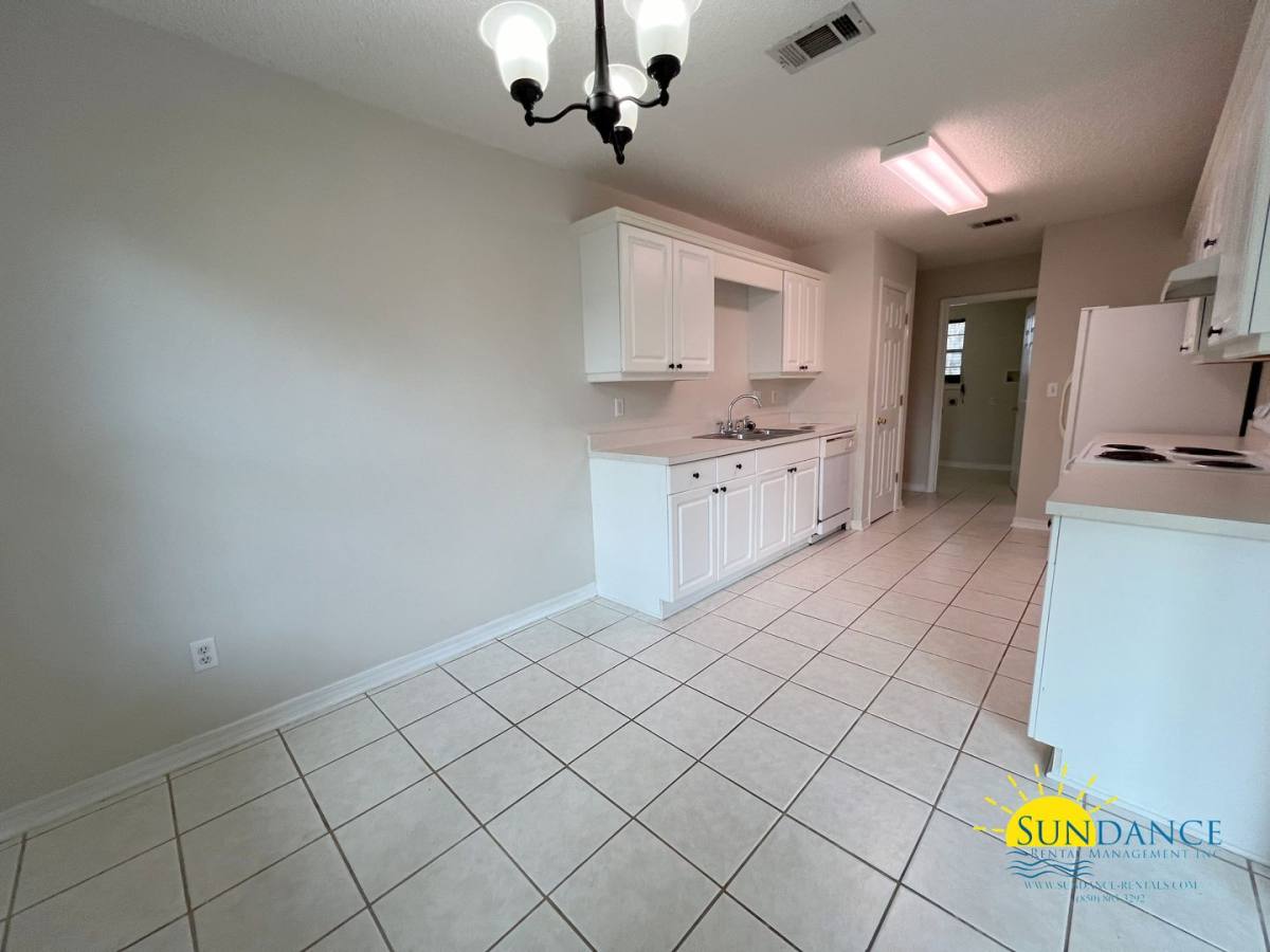 House for rent at 223 Westview Dr, Crestview, FL 32536