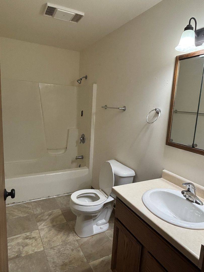 Townhouse for rent at 719 721 W Racine St, Jefferson, WI 53549