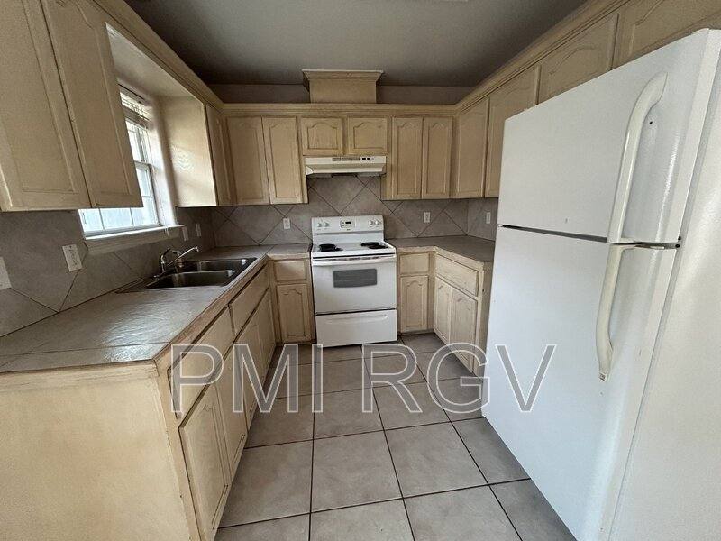Apartment for rent at 1817 Tierra Dulce Dr #2, Edinburg, TX 78539