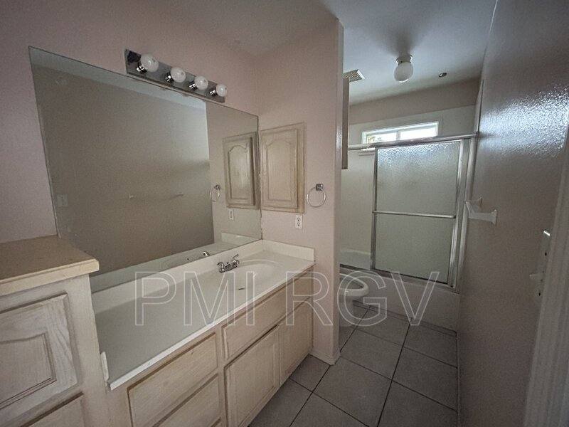 Apartment for rent at 1817 Tierra Dulce Dr #2, Edinburg, TX 78539