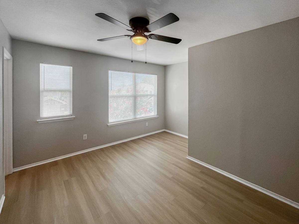 House for rent at 2325 Kingsway Dr, Arlington, TX 76012