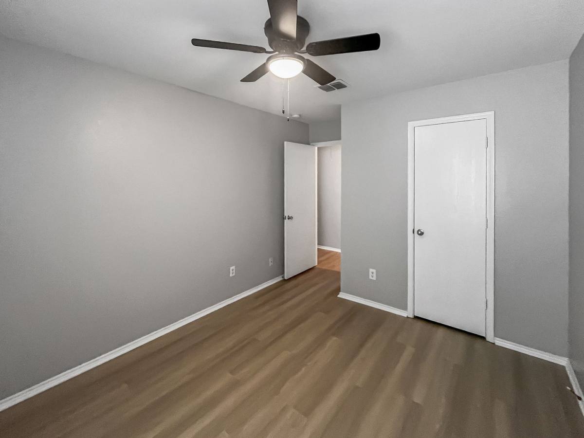 House for rent at 2325 Kingsway Dr, Arlington, TX 76012