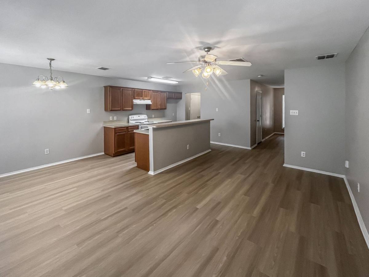 House for rent at 2325 Kingsway Dr, Arlington, TX 76012