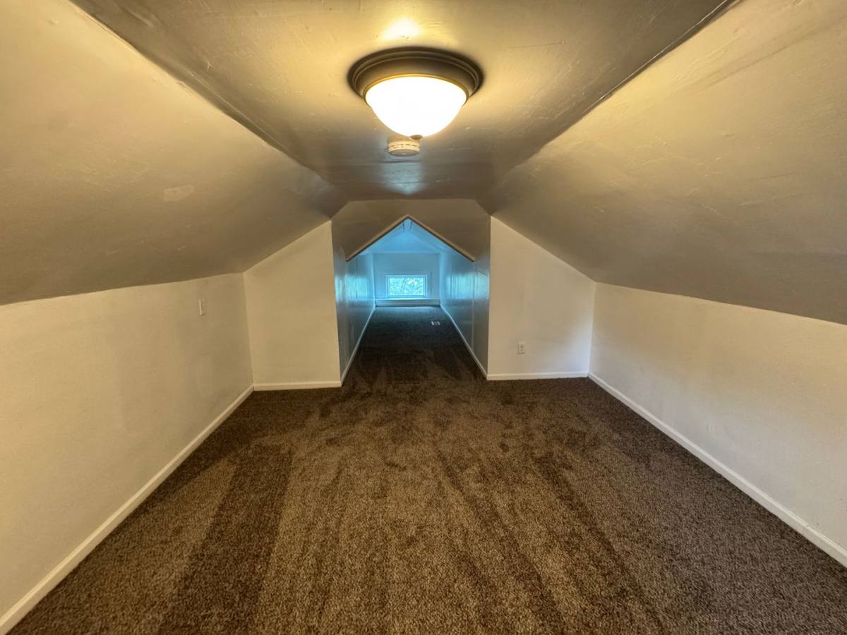 House for rent at 1123 18 1 2 Ave, Rock Island, IL 61201