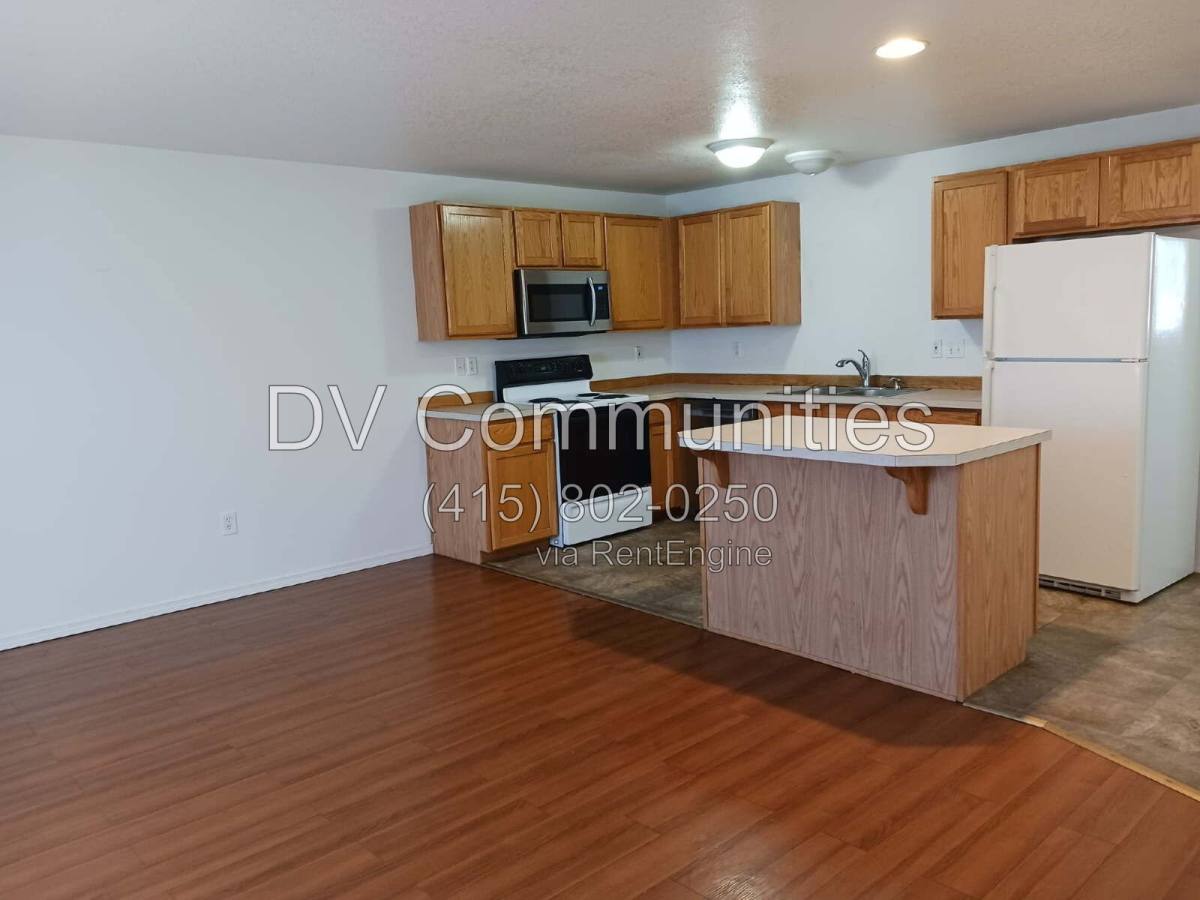 Apartment for rent at 2521 NW Cedar Ave #2, Redmond, OR 97756