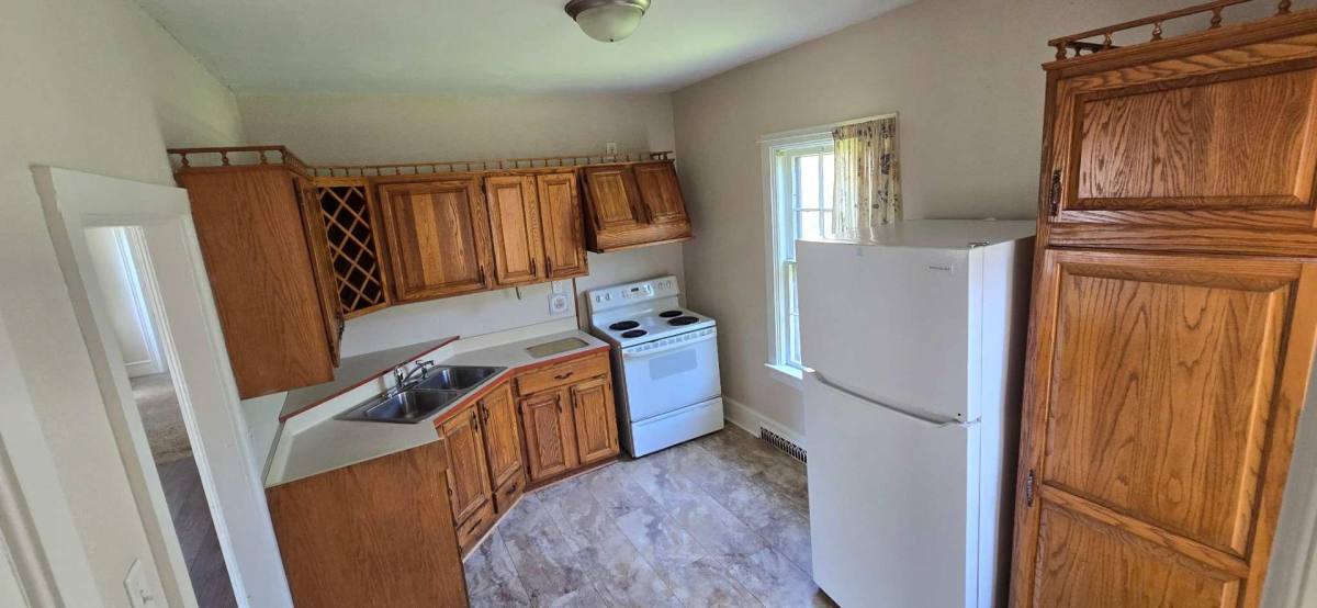 Apartment for rent at 823 N 14th St, Manitowoc, WI 54220