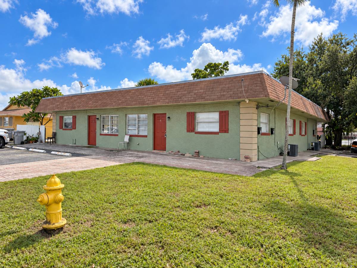Apartment for rent at 530 NW 35 St, Pompano Beach, FL 33064